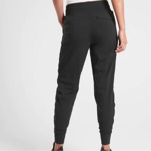 Athleta North Trekkie Black Jogger Pants